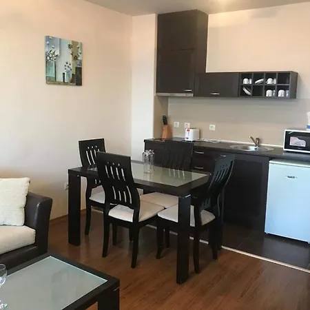 Royaltowers Emineki * בנסקו